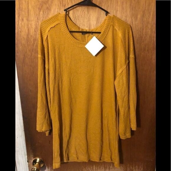 𝅺LADIES top - Picture 1 of 2